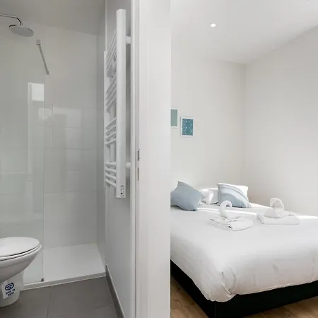 La Bergere De Domremy Spacieuse Avec Sdb Privative, Espace Partages Cuisine, Salon Et Terrasse Guest house Brest