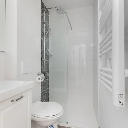 La Bergere De Domremy Spacieuse Avec Sdb Privative, Espace Partages Cuisine, Salon Et Terrasse Konukevi *